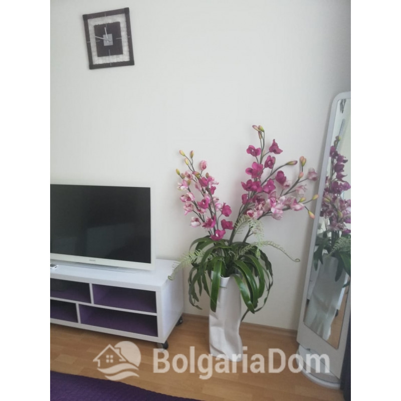 Стильная и просторная квартира в красивом комплексе 71 м²