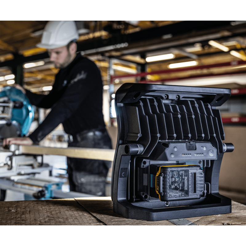 Scangrip Nova 10 Connect. Потужний прожектор з Bluetooth управлінням