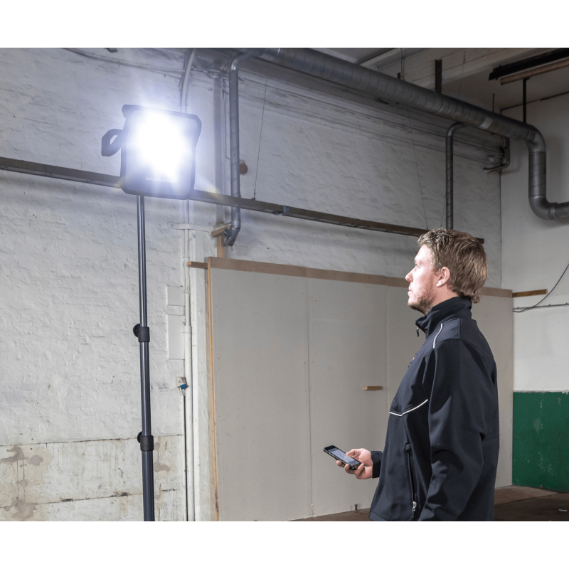 Scangrip Nova 10 SPS 10000 lm. Потужний прожектор з Bluetooth управлінням