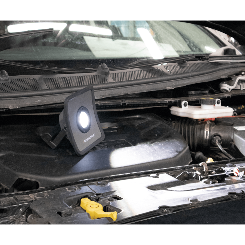 Scangrip Nova Bonnet. Прожектор на телескопічному тримачі