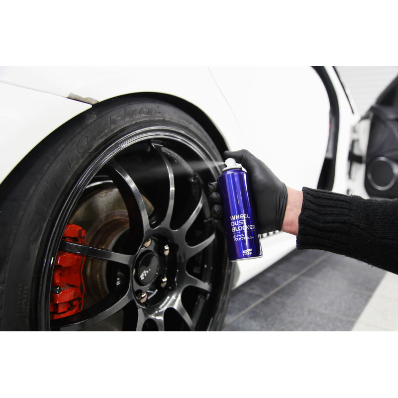 Спрей для захисту дисків SOFT99 Wheel Dust Blocker. З брудовідштовхувальним ефектом