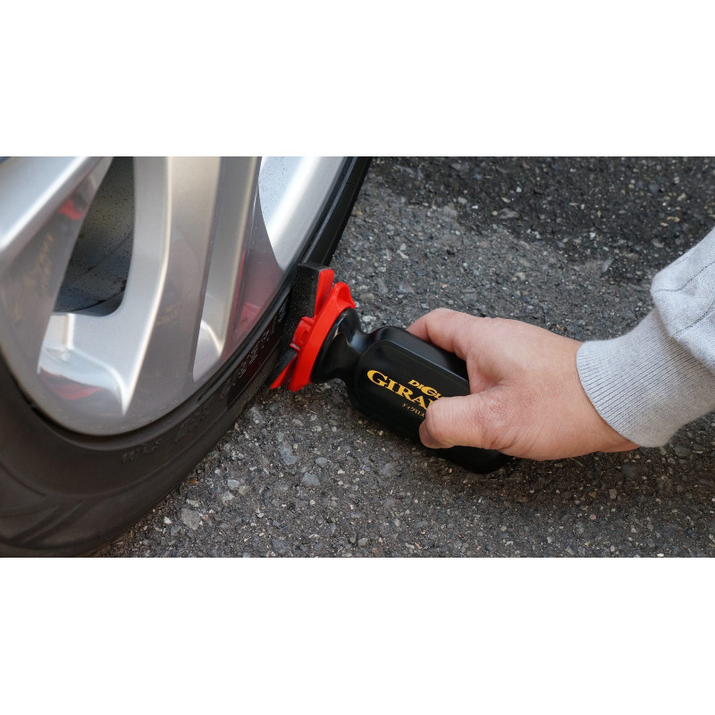 Чорніння шин SOFT99 DiGloss Gira Edge. Для стійкого глянсового блиску