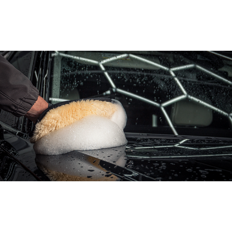 Вовняна рукавиця SGCB Lambs Wool Car Wash Mitt. Для ручної мийки кузова