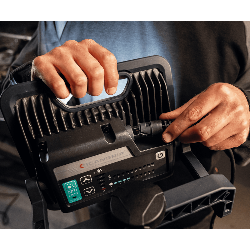 Світлодіодний прожектор Scangrip NOVA 4 C+R for Life. З мережевим кабелем та акумулятором