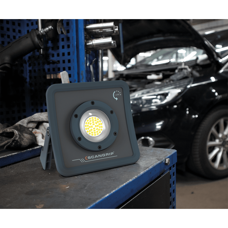 Світлодіодний прожектор Scangrip Nova R for Life.