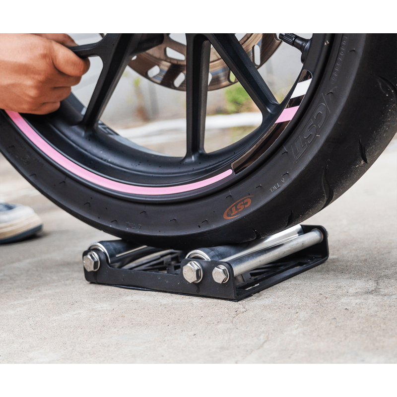 Стенд MaxShine Motorcycle Stand Wheel Roller. Для мийки та обслуговування мотоциклетних коліс