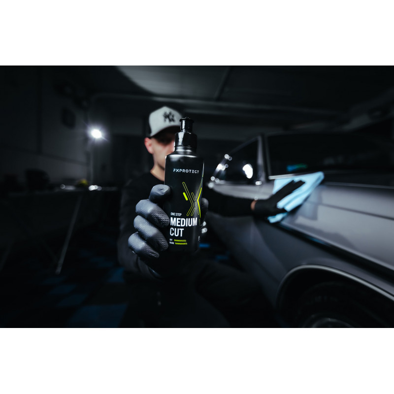 Середньозерниста однокрокова полірувальна паста на водній основі FX Protect Medium Cut, 250мл