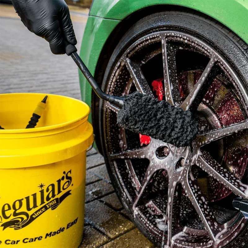 Щітка мікрофіброва для дисків Meguiar's X190700EU Meguiar`s Supreme Microfibre Angled Wheel Cleaning Brush
